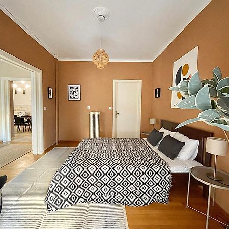 Comfy And Spacious Two Bedroom Apartment With Balcony Athén Kültér fotó
