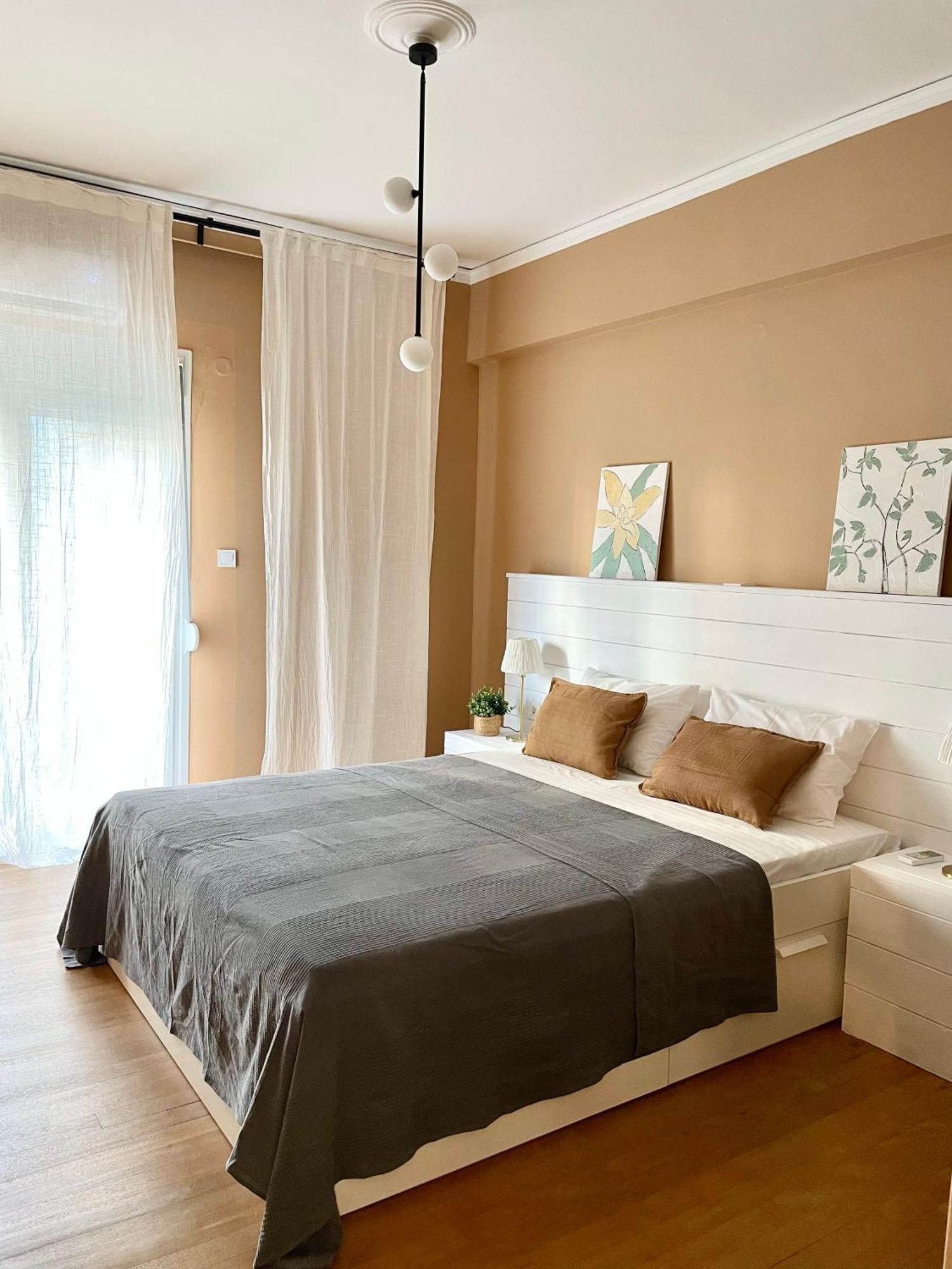 Comfy And Spacious Two Bedroom Apartment With Balcony Athén Kültér fotó