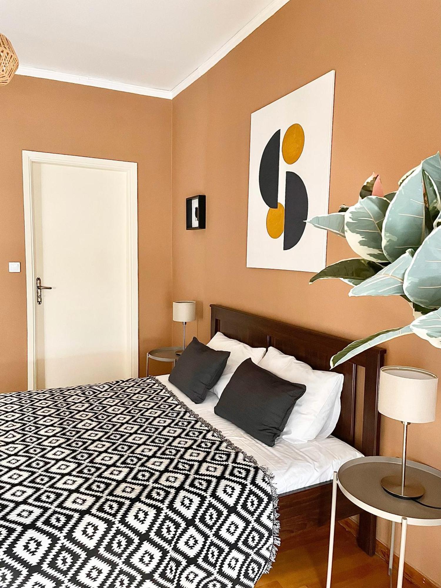 Comfy And Spacious Two Bedroom Apartment With Balcony Athén Kültér fotó